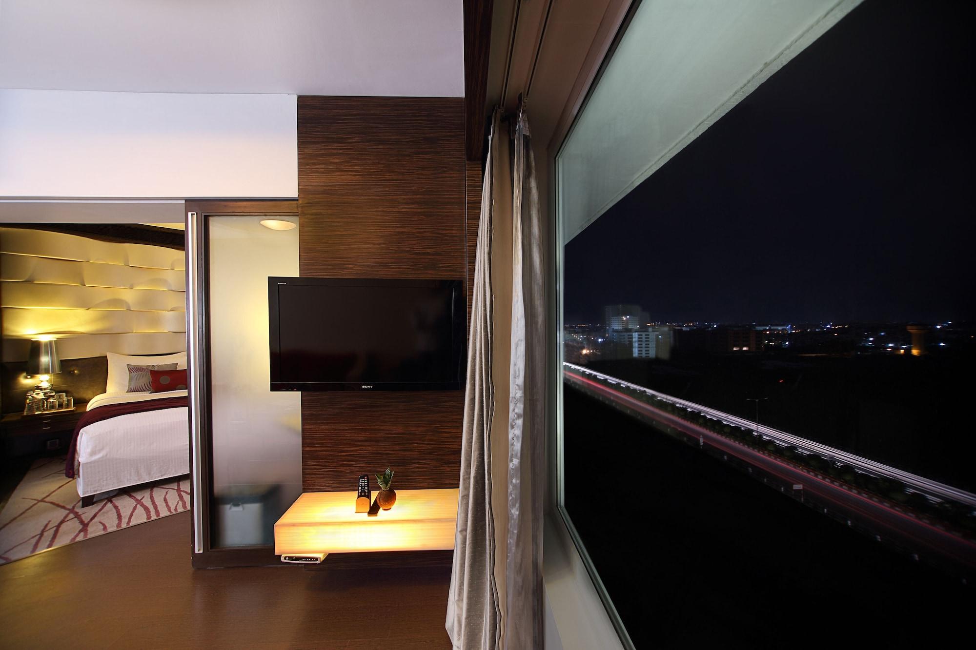 Fortune Select Sg Highway, Ahmedabad - Member Itc Hotels' Group Екстериор снимка