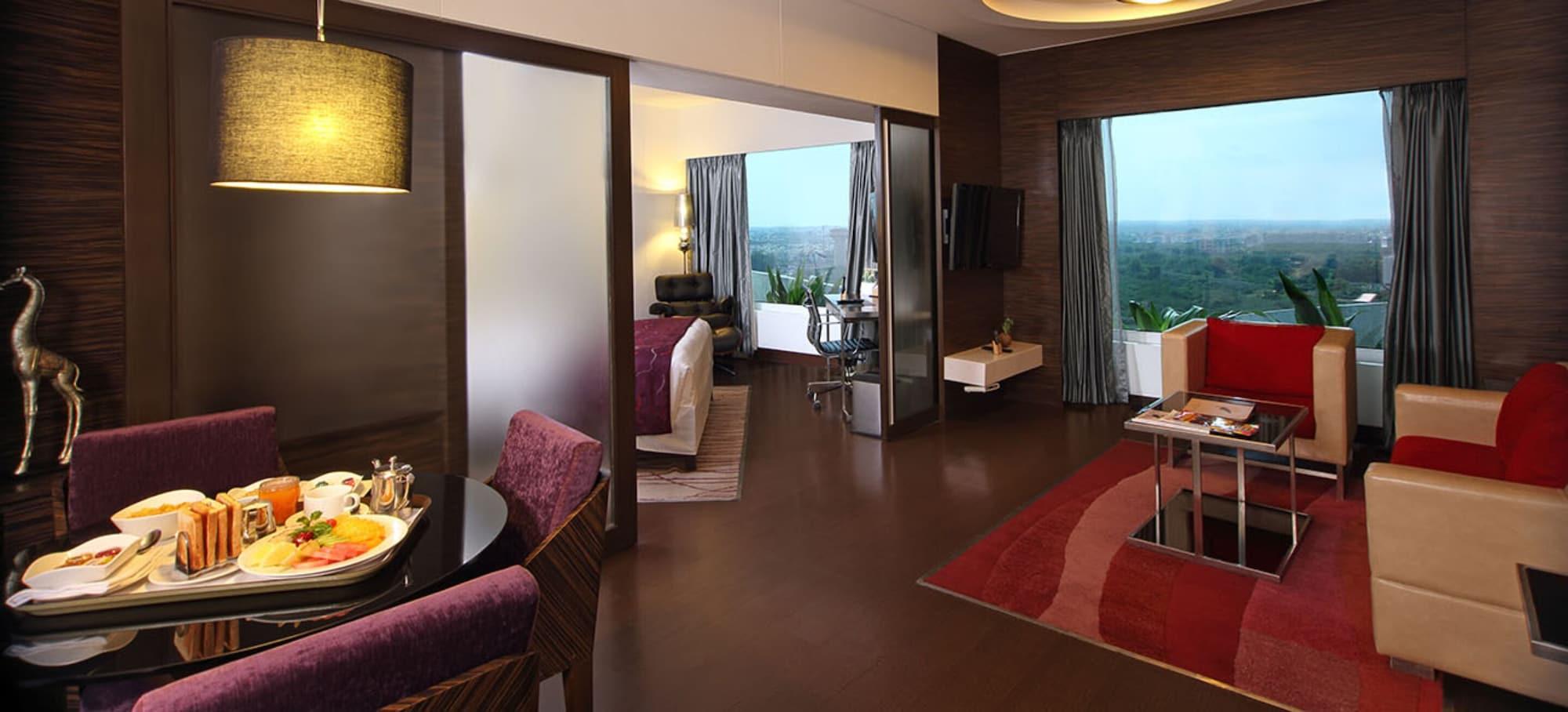 Fortune Select Sg Highway, Ahmedabad - Member Itc Hotels' Group Екстериор снимка