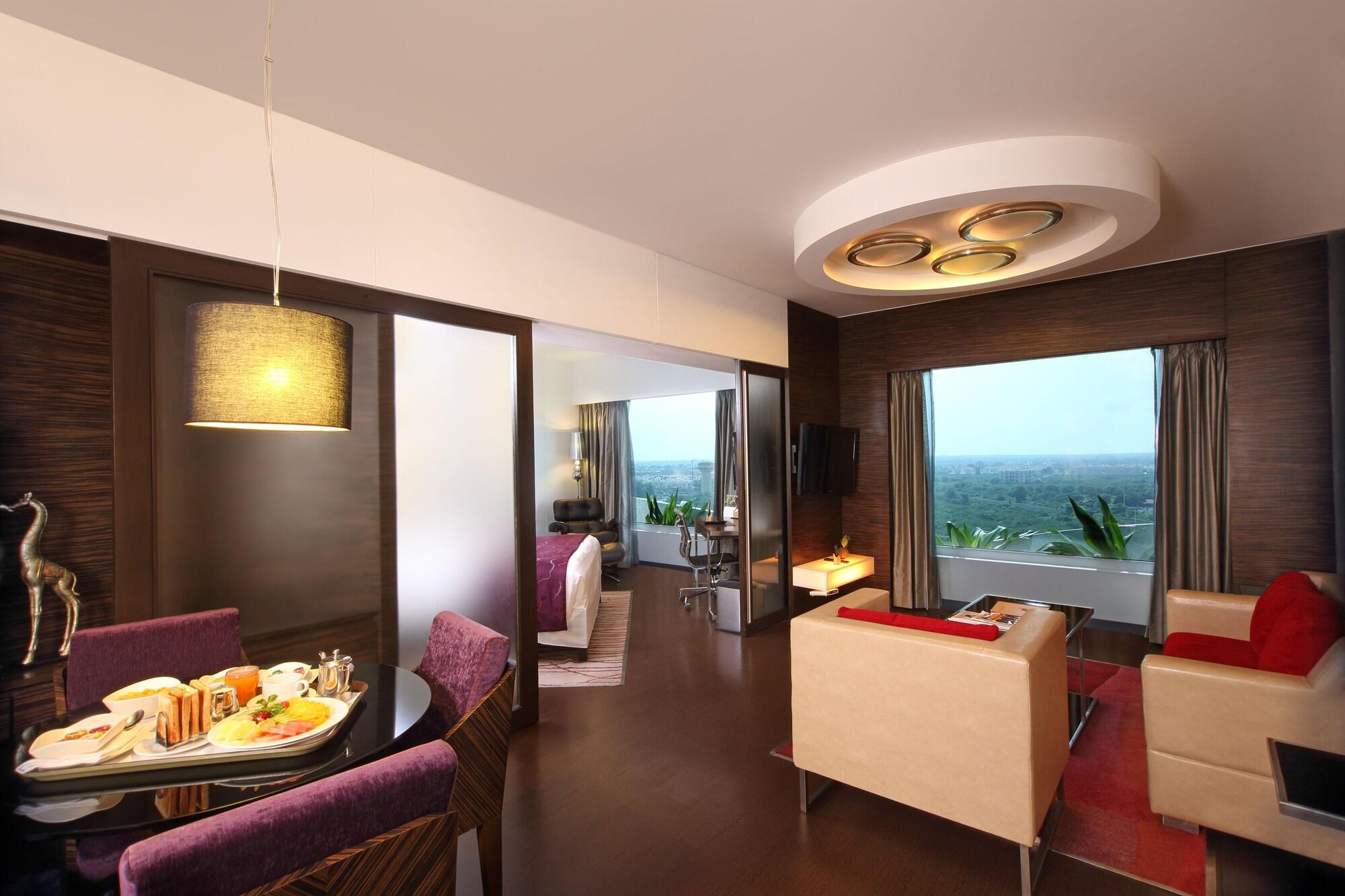 Fortune Select Sg Highway, Ahmedabad - Member Itc Hotels' Group Екстериор снимка