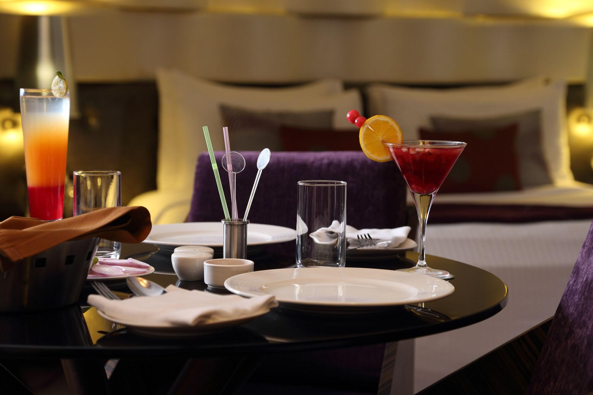 Fortune Select Sg Highway, Ahmedabad - Member Itc Hotels' Group Екстериор снимка