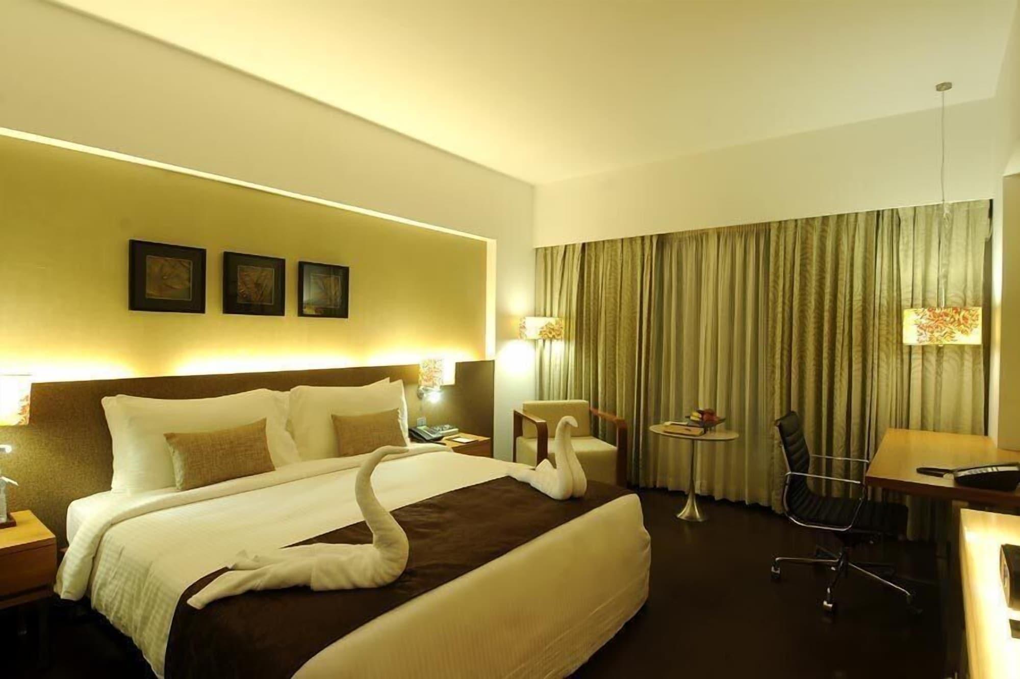 Fortune Select Sg Highway, Ahmedabad - Member Itc Hotels' Group Екстериор снимка