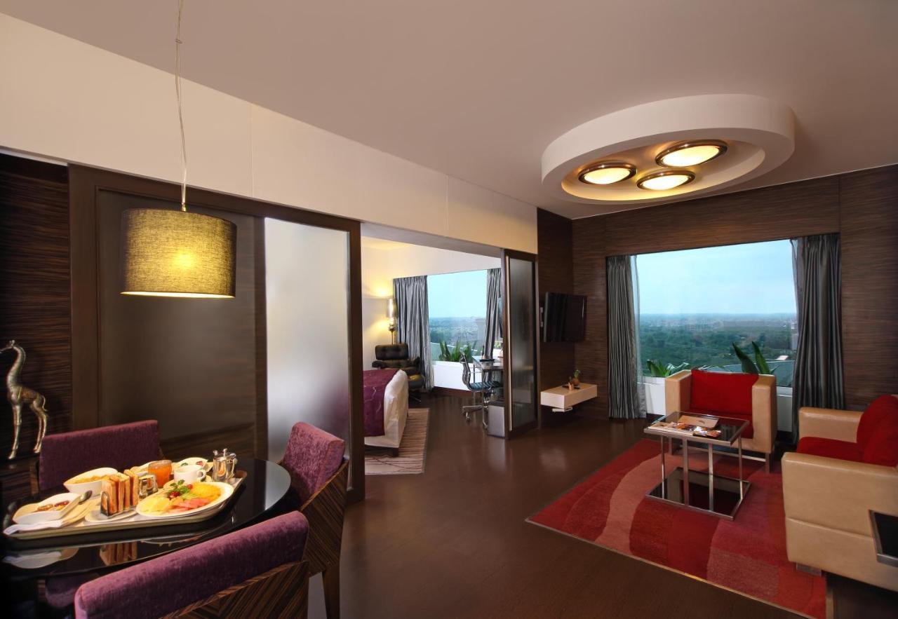 Fortune Select Sg Highway, Ahmedabad - Member Itc Hotels' Group Екстериор снимка