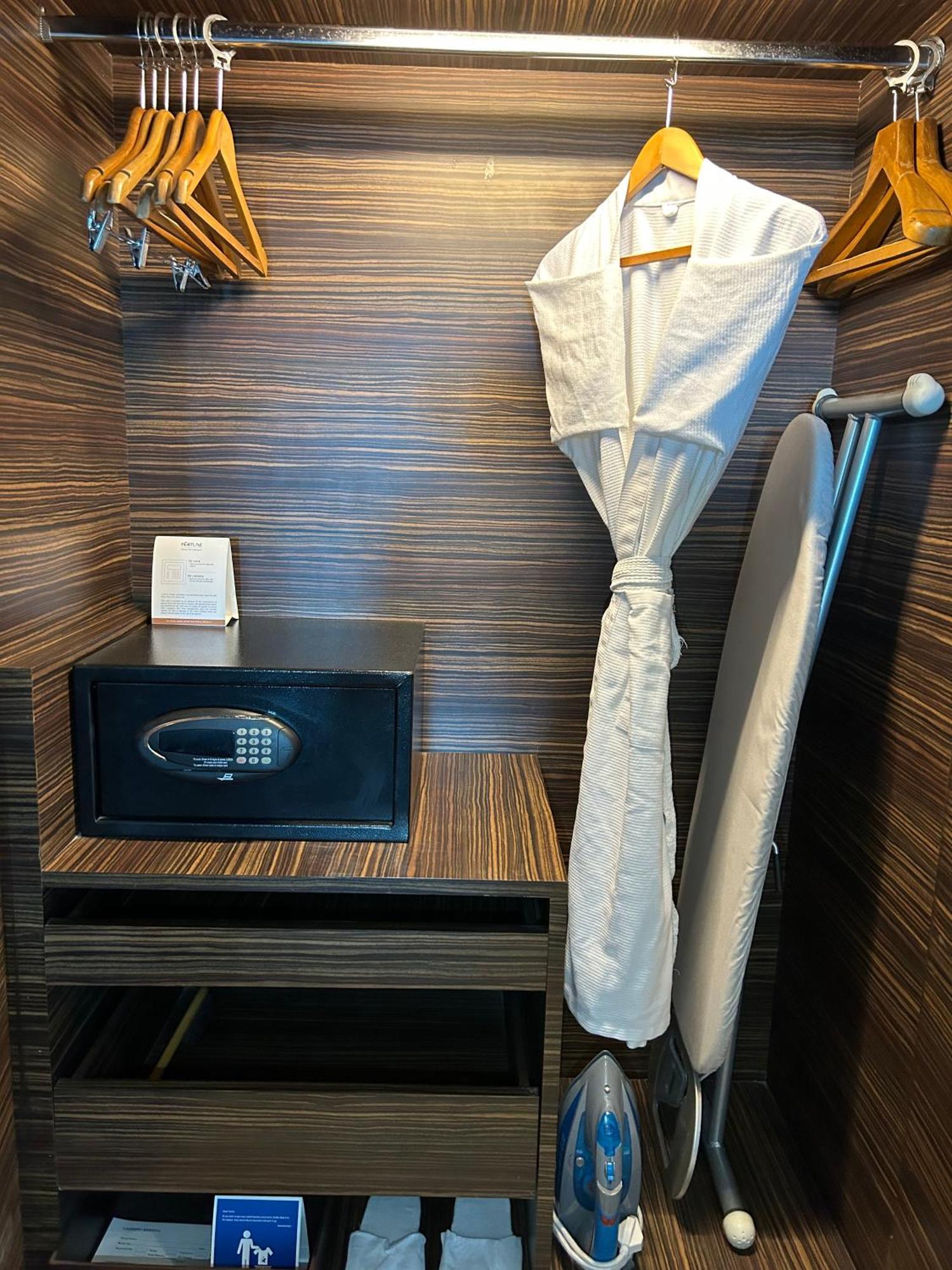 Fortune Select Sg Highway, Ahmedabad - Member Itc Hotels' Group Екстериор снимка