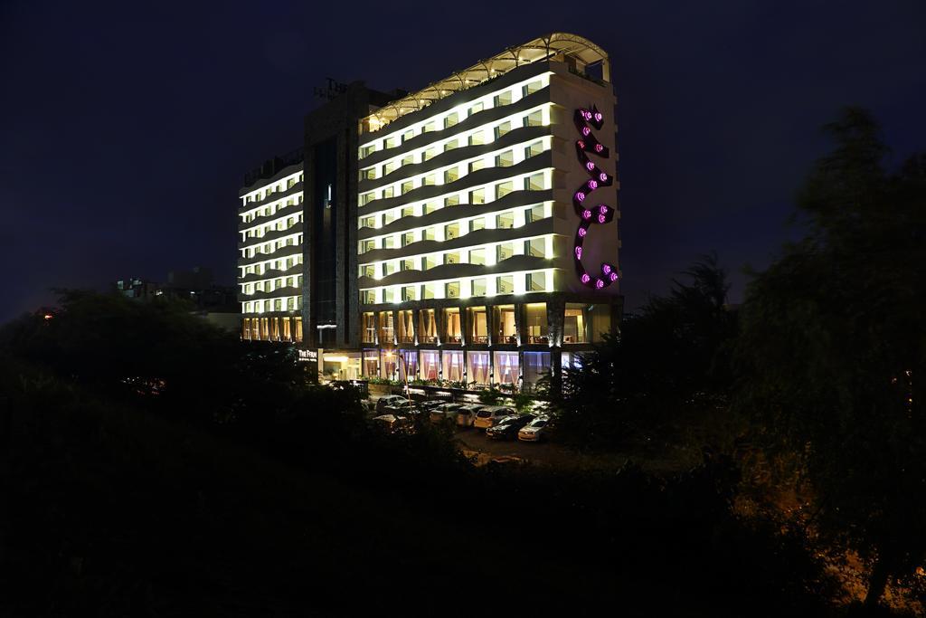Fortune Select Sg Highway, Ahmedabad - Member Itc Hotels' Group Екстериор снимка