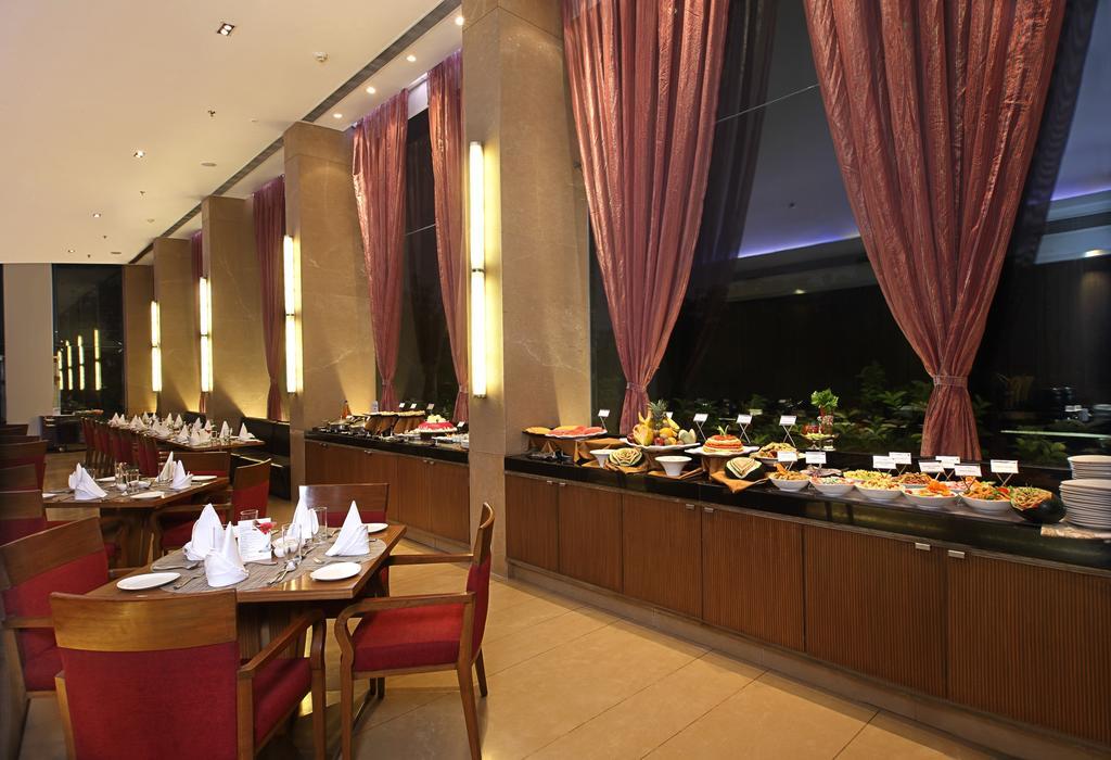 Fortune Select Sg Highway, Ahmedabad - Member Itc Hotels' Group Екстериор снимка