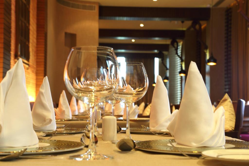 Fortune Select Sg Highway, Ahmedabad - Member Itc Hotels' Group Екстериор снимка