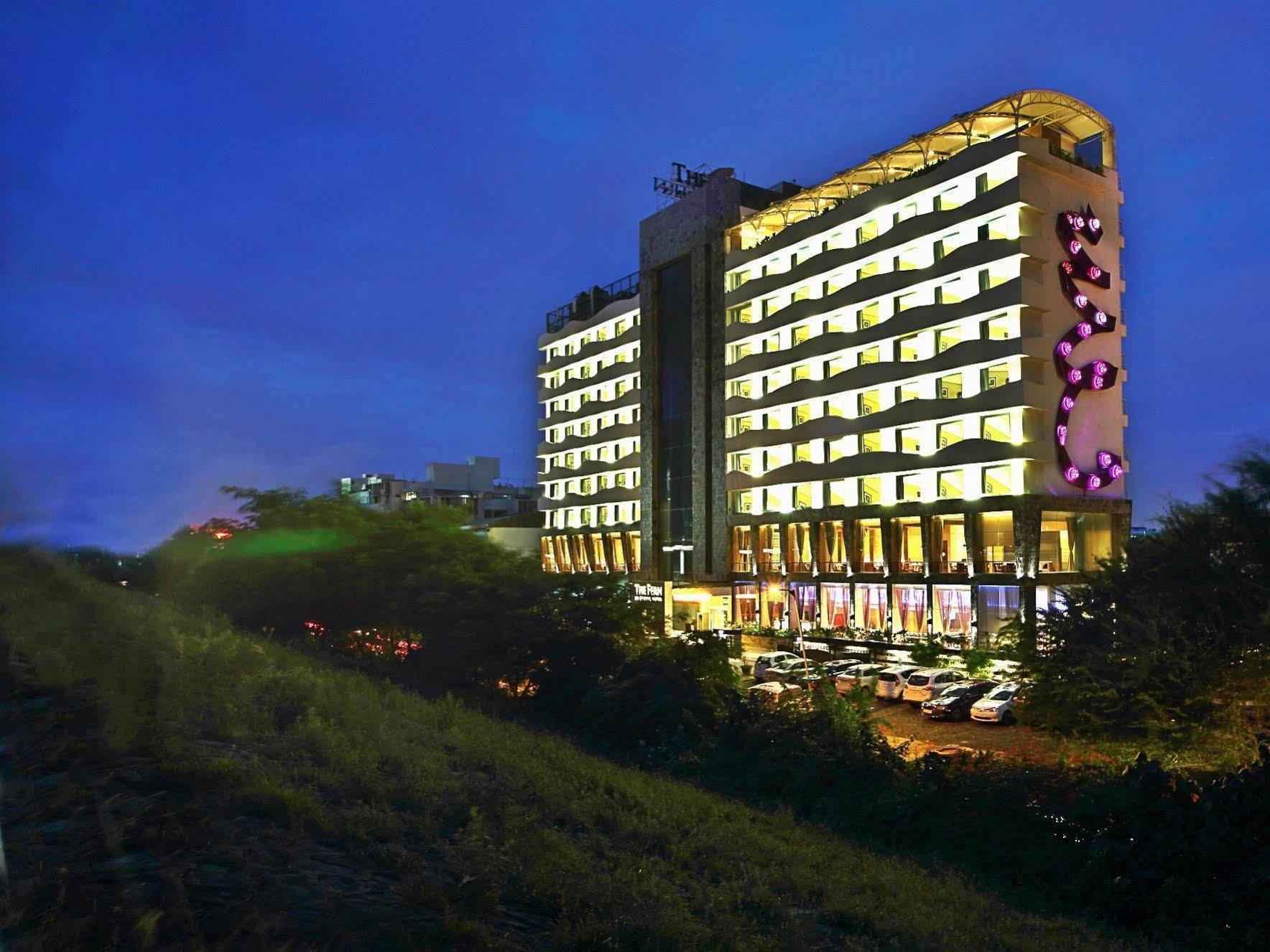 Fortune Select Sg Highway, Ahmedabad - Member Itc Hotels' Group Екстериор снимка