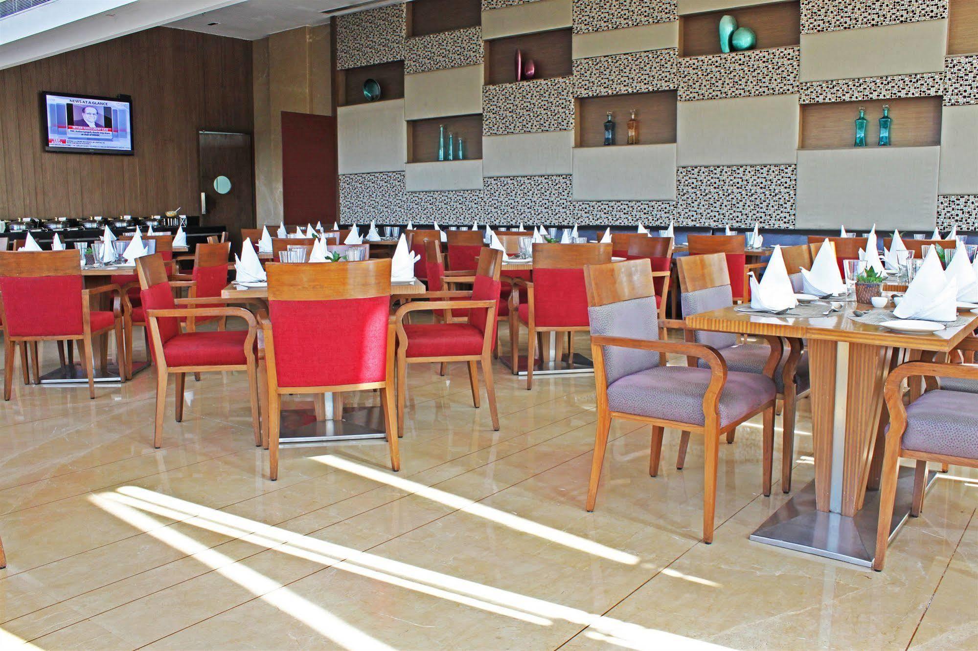 Fortune Select Sg Highway, Ahmedabad - Member Itc Hotels' Group Екстериор снимка