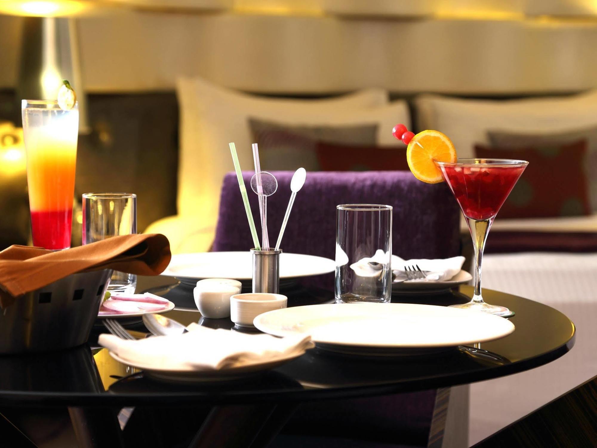 Fortune Select Sg Highway, Ahmedabad - Member Itc Hotels' Group Екстериор снимка