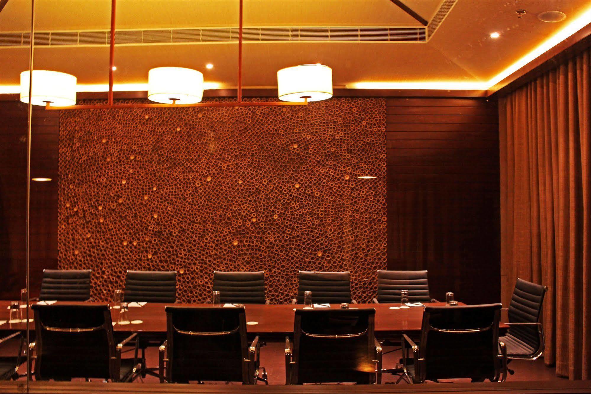 Fortune Select Sg Highway, Ahmedabad - Member Itc Hotels' Group Екстериор снимка